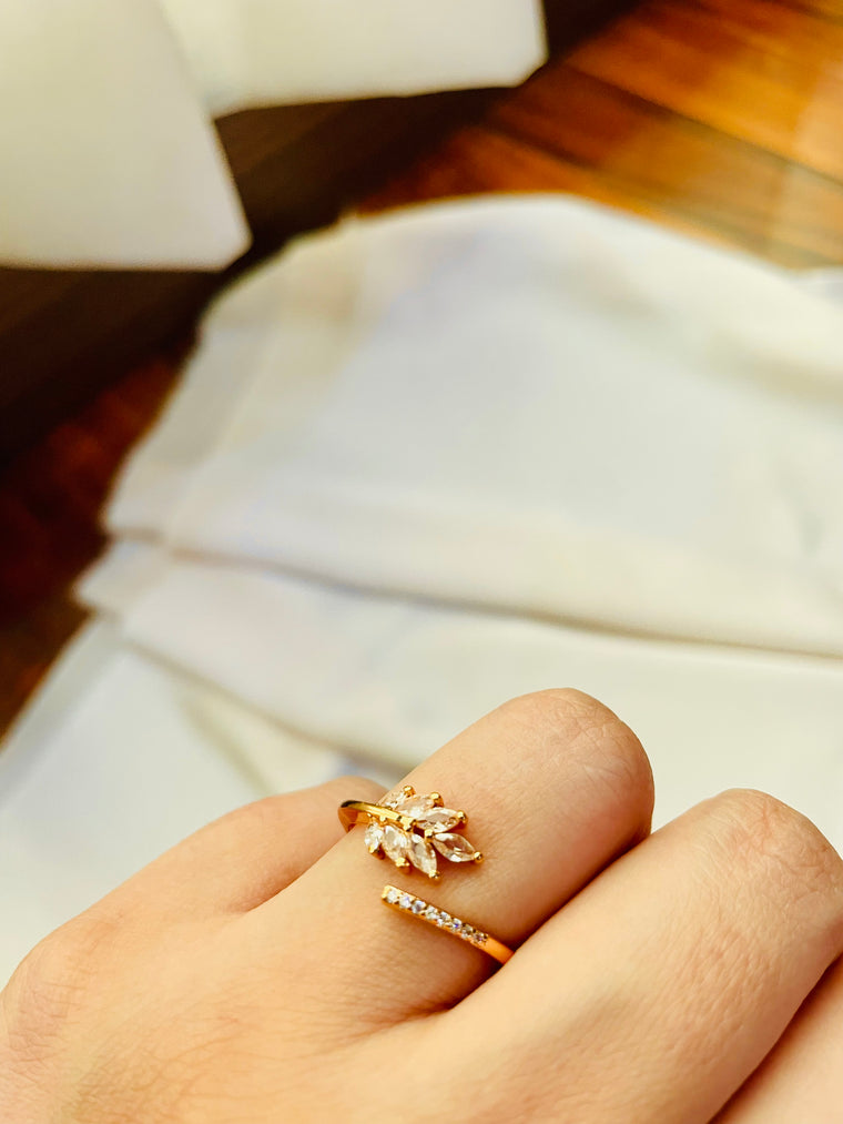 Classic Leaf Studded Ring (Adjustable) - Tarnish Free